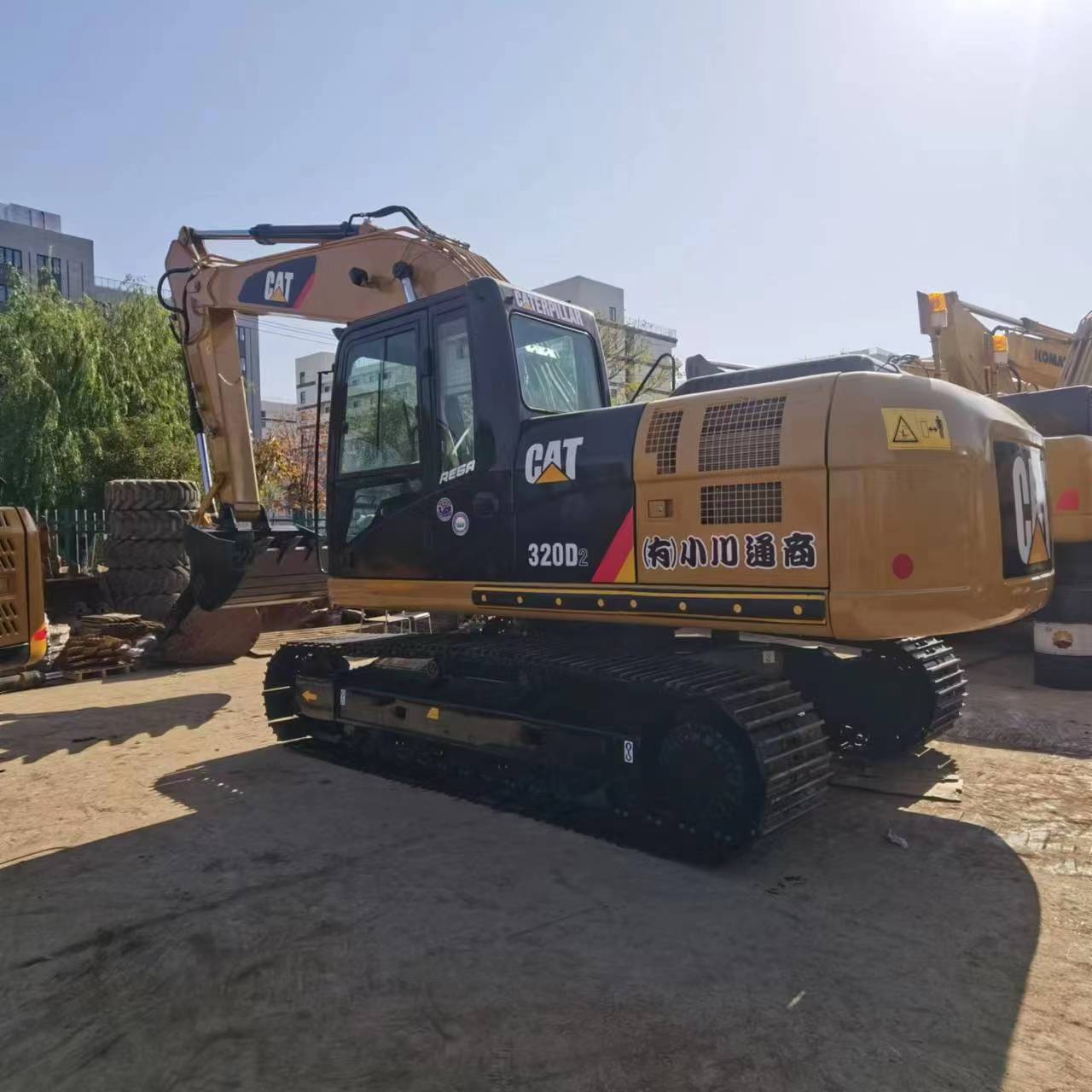 حفارة مستعملة CAT 320D