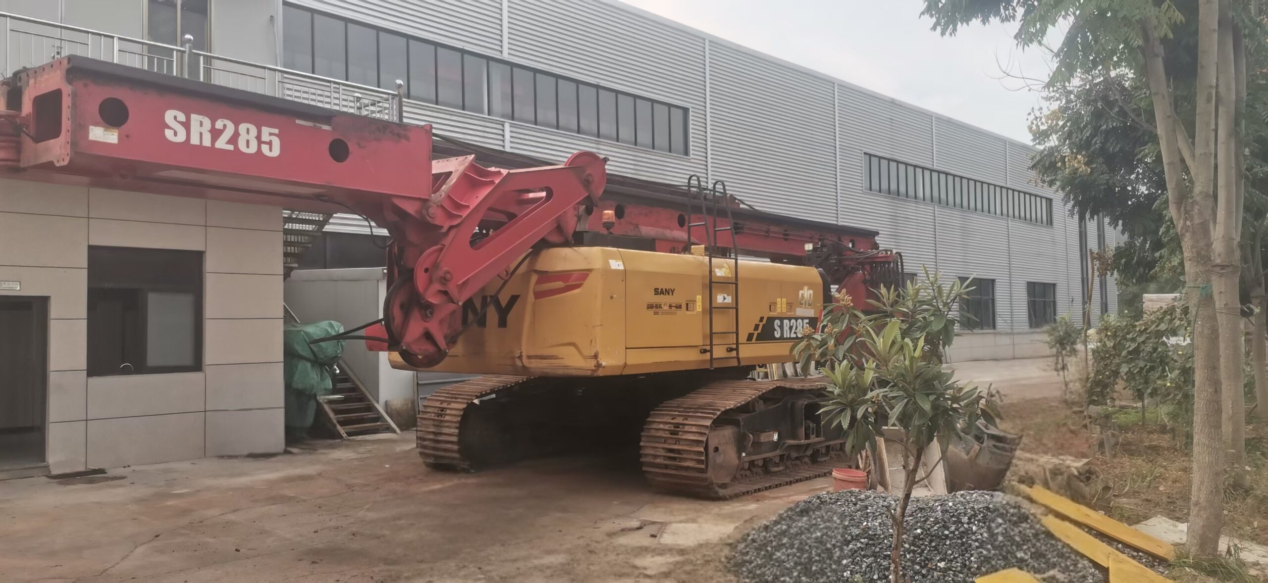 Second-hand Sany 235 rotary drilling rig