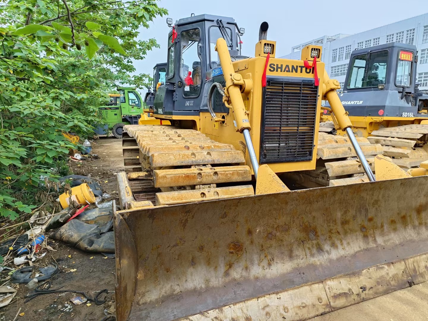 Bulldozer Shantui SD16L usado