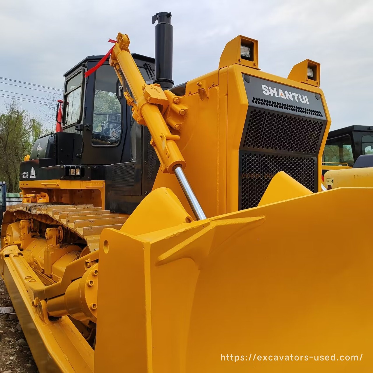 Bulldozer Shantui SD32 de segunda mano