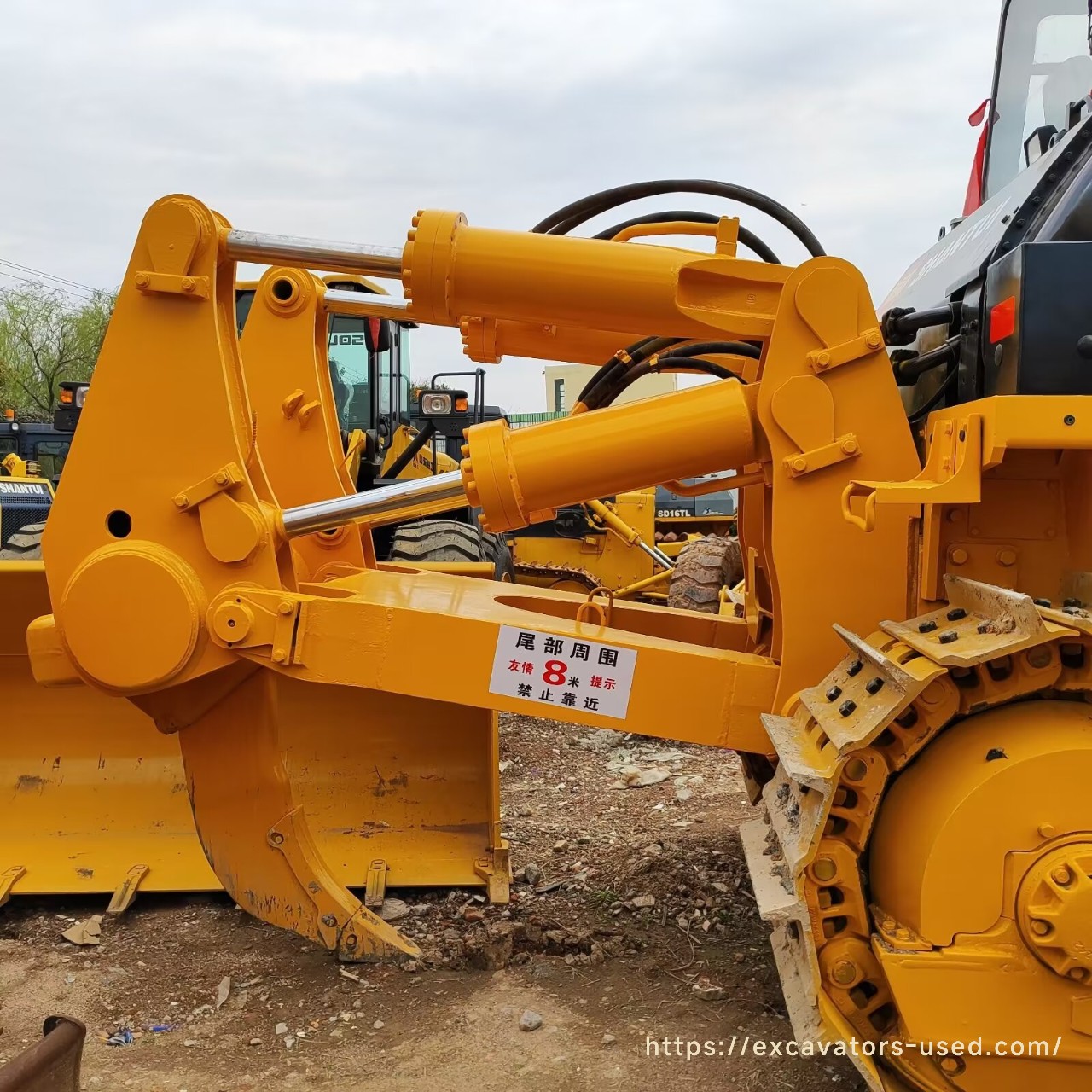 Second-hand Shantui SD32 bulldozer