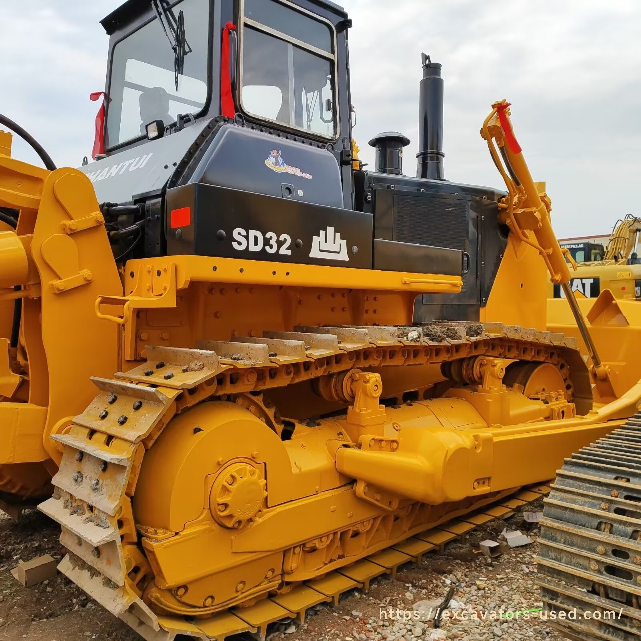 Second-hand Shantui SD32 bulldozer