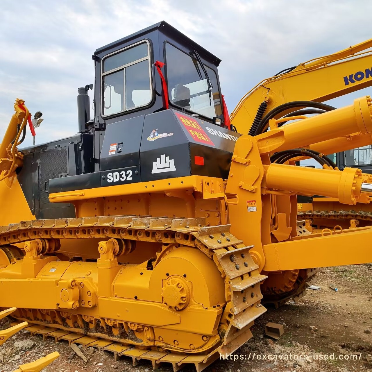 Bulldozer Shantui SD32 de segunda mano