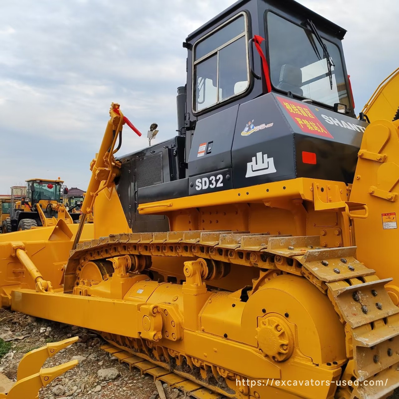 Bulldozer Shantui SD32 de segunda mano