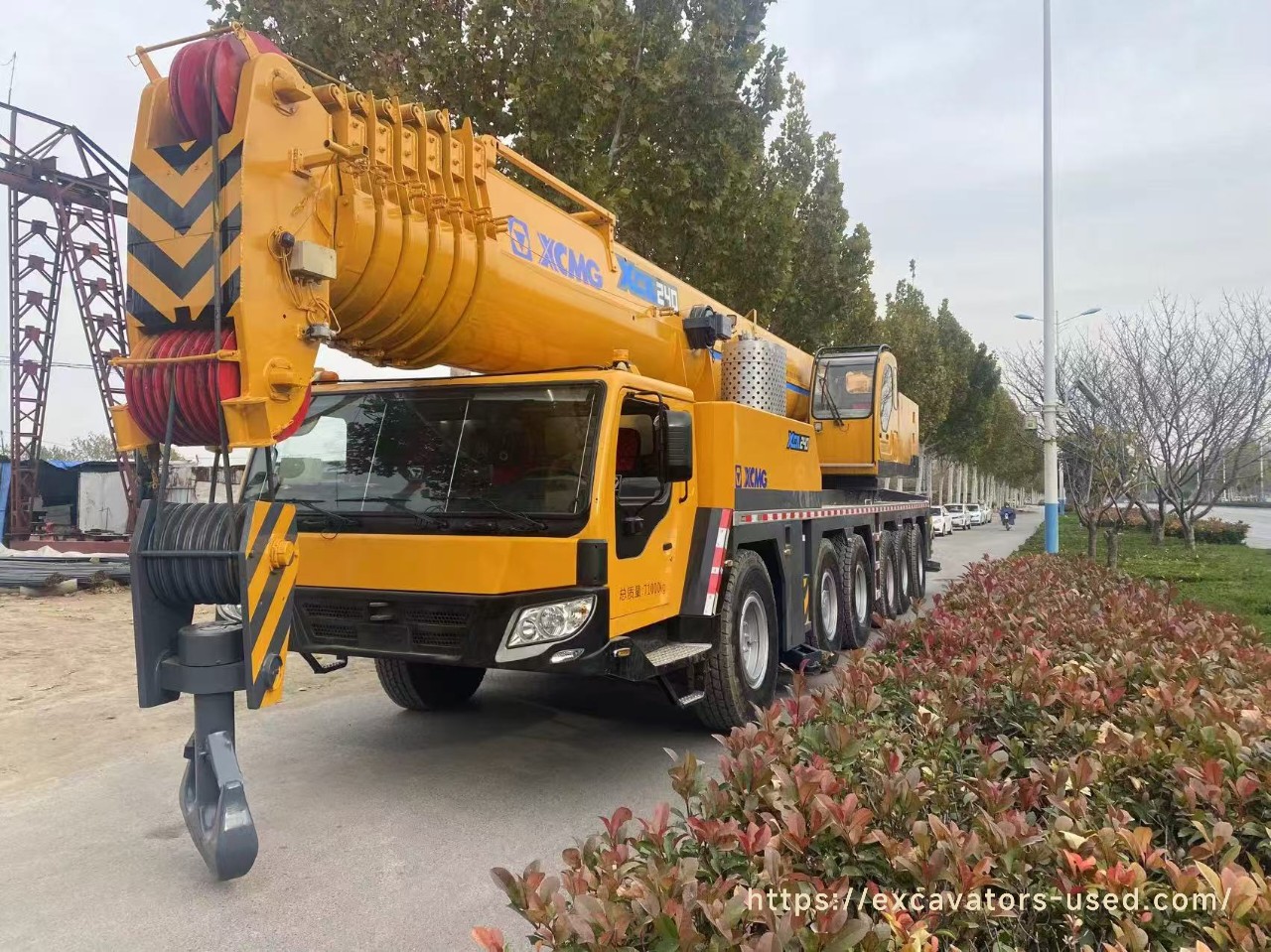 Second-hand XCMG QY260 crane