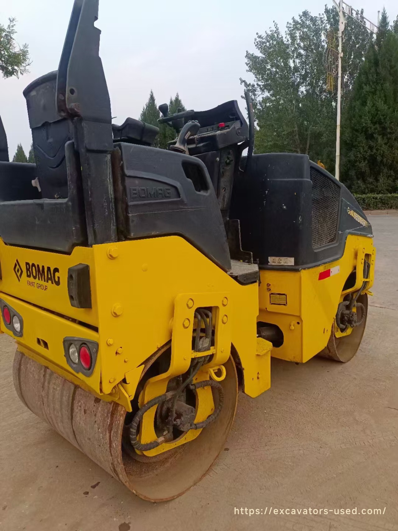 Rolo compactador Bomag BW120AD usado