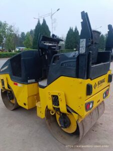 Rouleau compresseur Bomag BW120AD d'occasion - Photo5