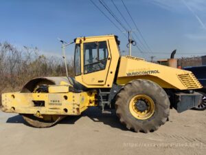 Used Bomag BW225D-3 road roller - Photo4