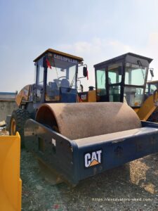 Used Carter CS78B vibratory roller - Photo4