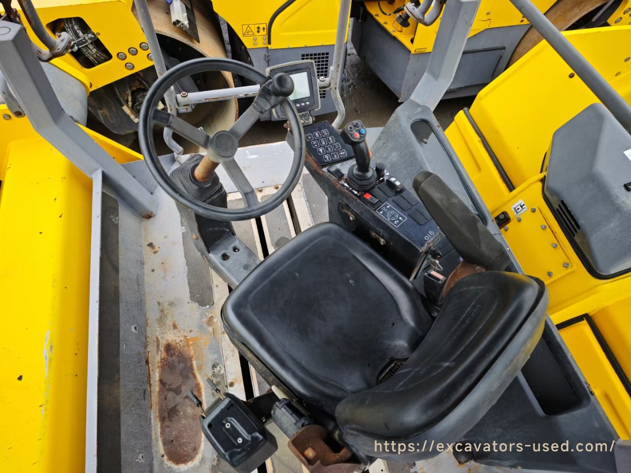 Used Delapak CC6200 road roller