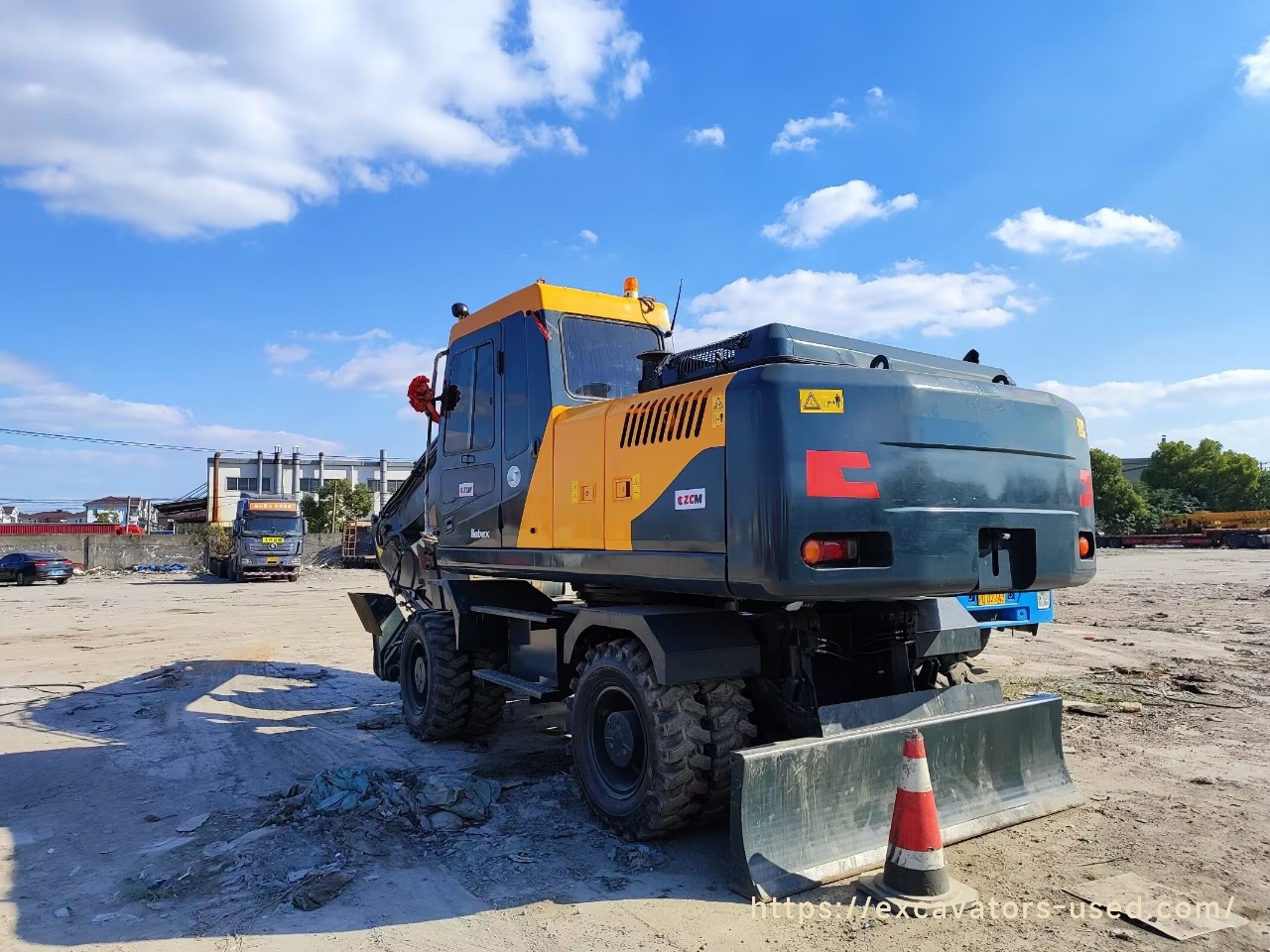 Escavadeira de rodas Doosan DX150 usada