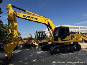 Escavadeira Komatsu PC220 usada - Foto1